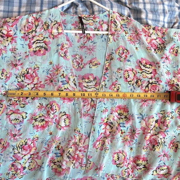 Floral Kimono - Picture 3 of 3